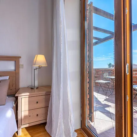 Paradis 6 Vila *