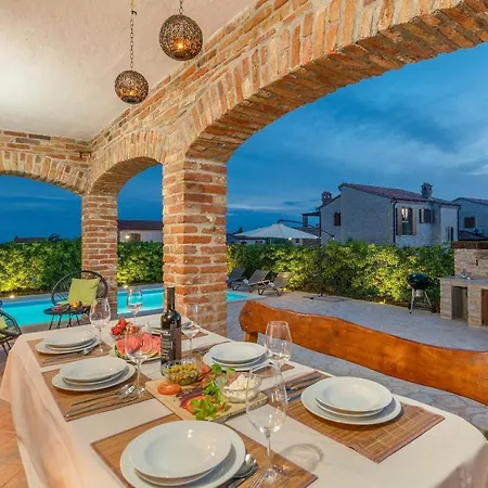 Paradis 6 Vila *