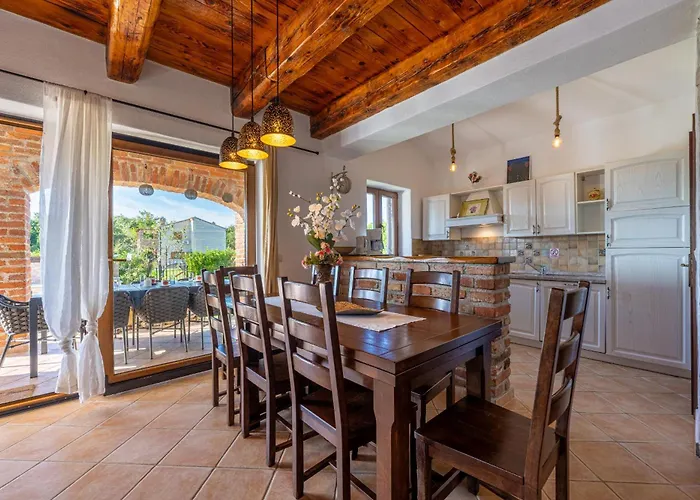 Βίλα Paradis 6 *