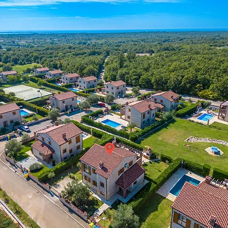 Вилла Paradis 6 Jursici